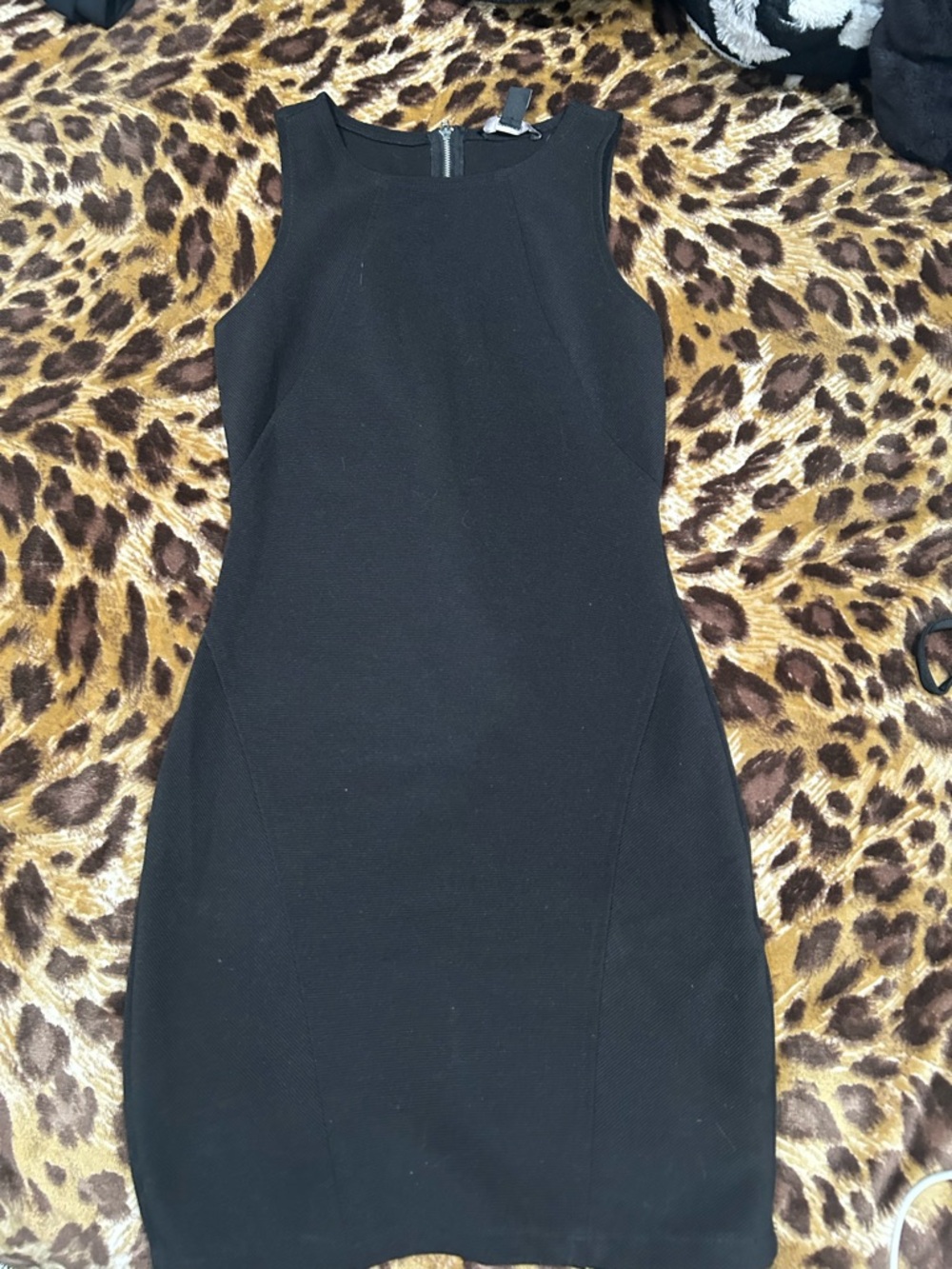 Black Sleeveless Sheath Dress